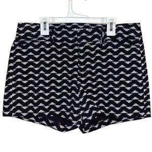 •OLD NAVY•BLACK/WHITE PATTERNED "PIXIE" SHORTS SIZE 4